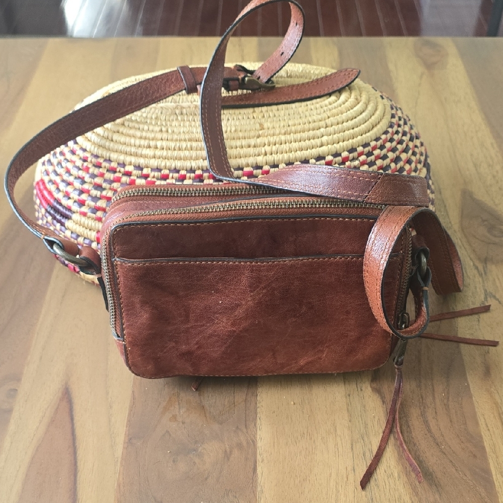 FRYE, Brown Leather Crossbody /Camera Bag